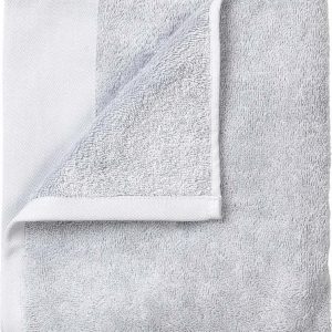 Sada 4 světle šedých ručníků Blomus. 30 x 30 cm