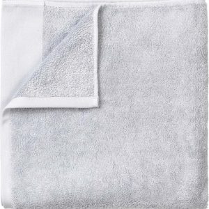 Světle šedý bavlněný ručník Blomus