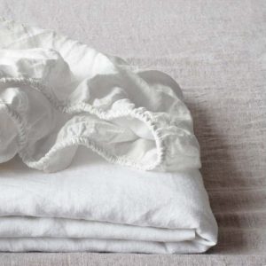 Bílé napínací lněné prostěradlo 200x200 cm White – Linen Tales