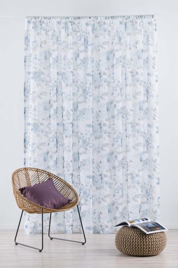 Bílo-modrá záclona 300x260 cm Elsa – Mendola Fabrics