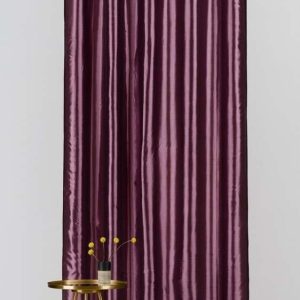 Tmavě fialový závěs 140x245 cm Royal Taffeta – Mendola Fabrics