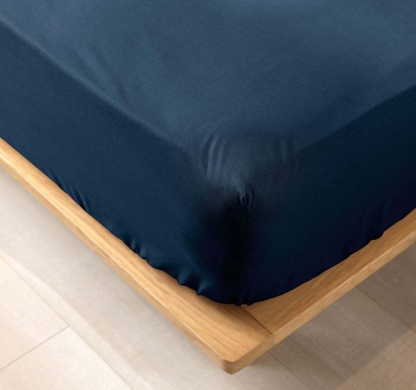 Tmavě modré napínací prostěradlo z Bio bavlny 160x200 cm Biolina – douceur d'intérieur