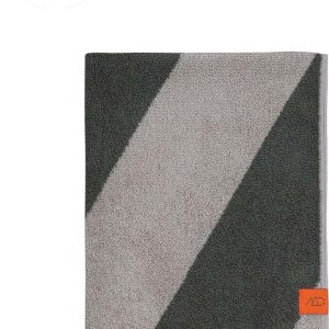 Khaki froté ručníky z bio bavlny v sadě 2 ks 40x55 cm Diagonal – Mette Ditmer Denmark