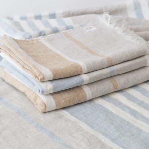 Modrá lněná plážová deka 140x170 cm Allure Stripe – Linen Tales