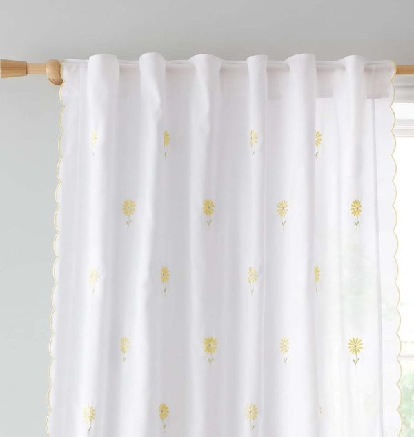 Žluto-bílá záclona 140x229 cm Lorna Embroidered Daisy – Catherine Lansfield