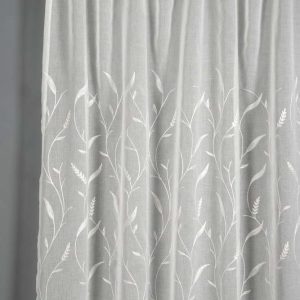 Bílá záclona 245x140 cm Dolly-Voile - Gardinia