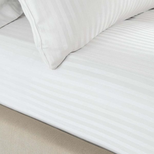 Bílé napínací prostěradlo 90x190 cm Satin Stripe - Catherine Lansfield