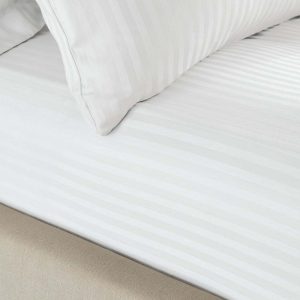 Bílé napínací prostěradlo 90x190 cm Satin Stripe - Catherine Lansfield