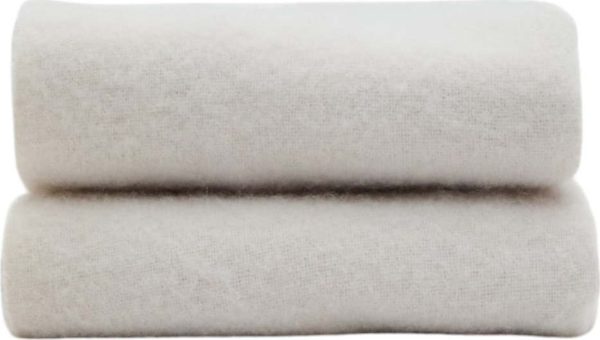 Krémová deka s příměsí vlny 130x170 cm Hura – Kave Home