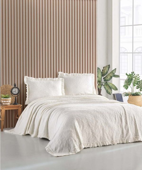 Krémový set přehozu a povlaků na polštář na dvoulůžko 220x240 cm Ilda – Mijolnir