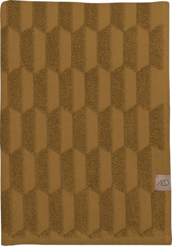 Okrově žlutý bavlněný ručník 50x95 cm Geo – Mette Ditmer Denmark