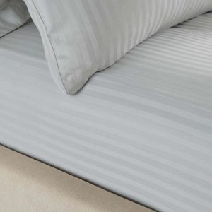 Šedé napínací prostěradlo 90x190 cm Satin Stripe - Catherine Lansfield