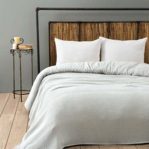 Světle šedý mušelínový přehoz 220x250 cm Muslin – Mijolnir