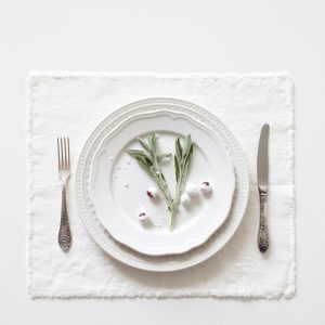 Bílé lněné prostírání Linen Tales Classic