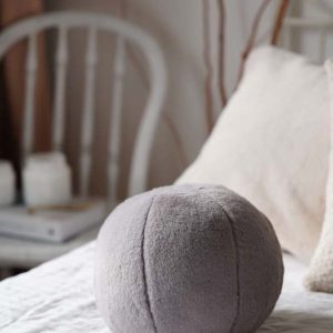 Dekorační polštář z mikroplyše ø 25 cm Top – Mioli Decor