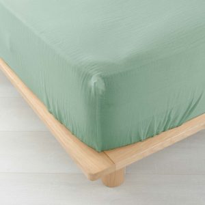 Světle zelené napínací mušelínové prostěradlo 140x190 cm Angelia – douceur d'intérieur