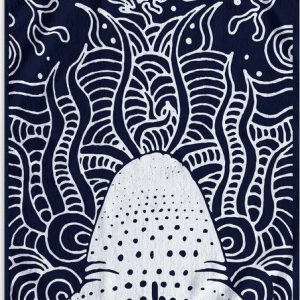 Tmavě modrá plážová osuška 90x180 cm Shark – DecoKing