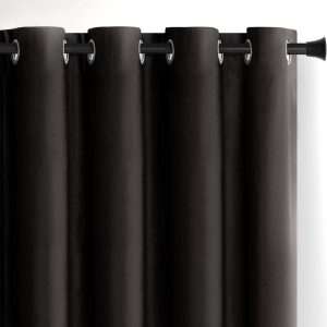 Černý sametový dimout závěs 140x245 cm Eyelets – Restilo