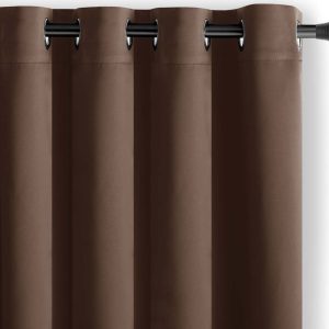 Hnědý zatemňovací závěs 140x270 cm Eyelets – Restilo