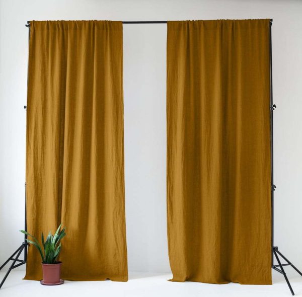 Okrově žlutý/hnědý lněný závěs 140x170 cm Bronze – Linen Tales
