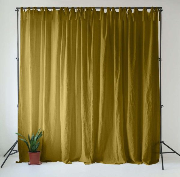 Okrově žlutý/zelený lněný závěs 140x330 cm Moss Green – Linen Tales