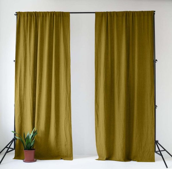 Okrově žlutý/zelený lněný závěs 140x250 cm Moss Green – Linen Tales
