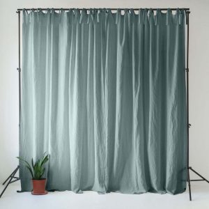 Šedomodrý lněný závěs 140x250 cm Blue Fog – Linen Tales