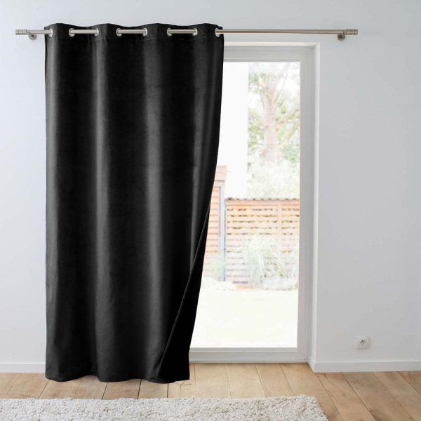 Černý sametový termo závěs 140x260 cm Polarchic – douceur d'intérieur