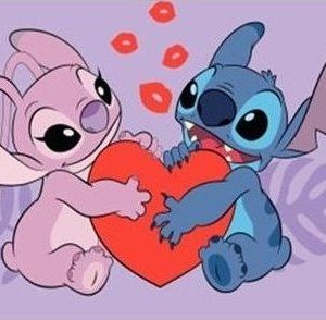 Fialová bavlněná dětská osuška 70x140 cm Lilo and Stitch "Kiss" – Jerry Fabrics
