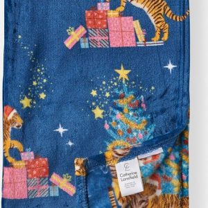 Modrá deka s vánočním motivem z mikroplyše 130x170 cm Christmas Tiger – Catherine Lansfield
