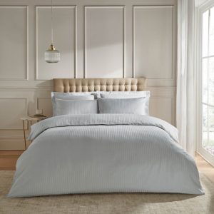 Šedé damaškové povlečení na dvoulůžko/prodloužené 230x220 cm Satin Stripe – Catherine Lansfield