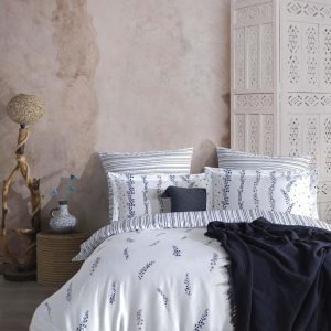 Bílé/modré povlečení na dvoulůžko/prodloužené z bavlněného saténu 240x220 cm Marseille Floral – Mila Home Luxury