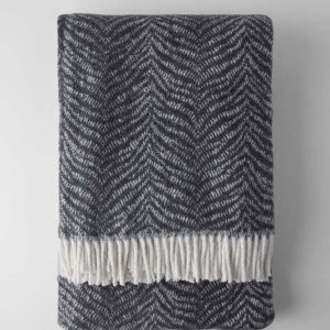 Tmavě šedá deka s příměsí bavlny 140x180 cm Tiger – Euromant