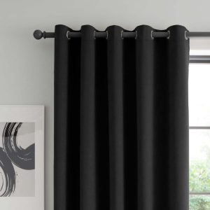 Černé zatemňovací závěsy v sadě 2 ks 117x183 cm Wilson – Catherine Lansfield