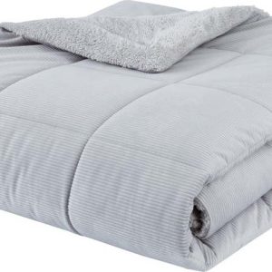 Světle šedý prošívaný přehoz z mikroplyše na dvoulůžko 200x220 cm Cosy Cord – Catherine Lansfield