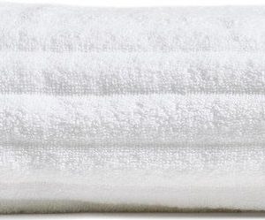 Bílá froté bavlněná osuška 70x140 cm Navira – Kave Home