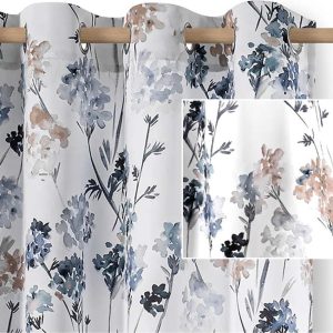 Bílý/světle modrý dimout závěs 135x250 cm Solkone – Restilo