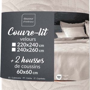 Krémový sametový set přehozu a povlaku na polštář 240x260 cm Solange – douceur d'intérieur