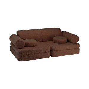 Tmavě hnědý dětský pohovkový polštář z textilie bouclé Warm Hazel – Wigiwama