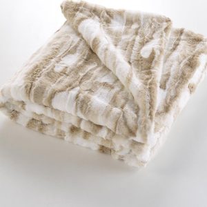 Béžová deka z umělé kožešiny 180x220 cm Cheyenne – douceur d'intérieur