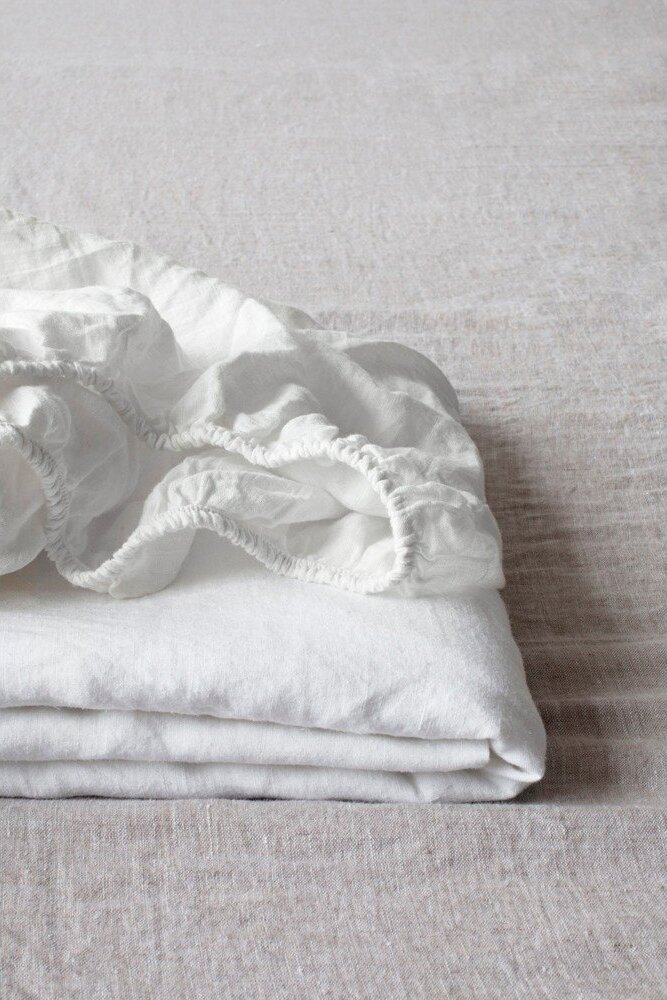 Bílé napínací lněné prostěradlo 200x200 cm White – Linen Tales