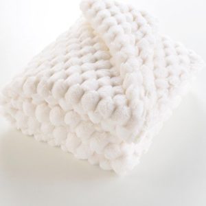 Krémová deka z mikroplyše 180x220 cm Frosty – douceur d'intérieur