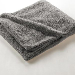 Šedá fleecová deka 125x150 cm Curly Wooly – douceur d'intérieur