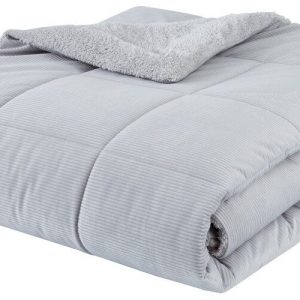 Světle šedý prošívaný přehoz z mikroplyše na dvoulůžko 200x220 cm Cosy Cord – Catherine Lansfield
