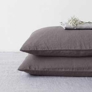 Tmavě šedý lněný povlak na polštář Linen Tales