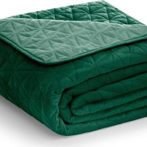 Zelený sametový prošívaný přehoz 170x210 cm Laila – AmeliaHome